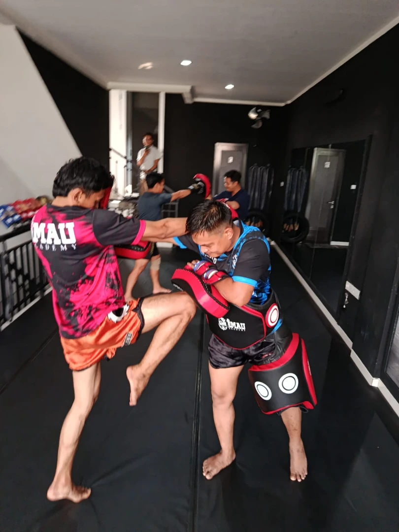 Suasana latihan yang ramai dan energik